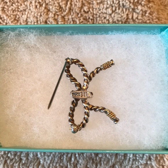 Tiffany&Co. authentic rope bow pin in sterling silver with 18K gold accents. - Picture 3 of 4